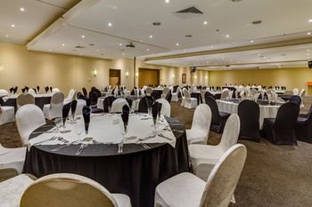 Protea Hotel by Marriott Karridene Beach 3*