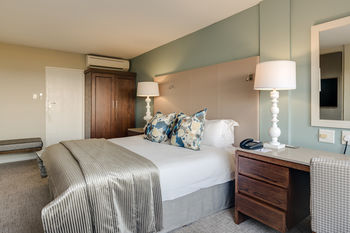 Protea Hotel by Marriott Karridene Beach 3*