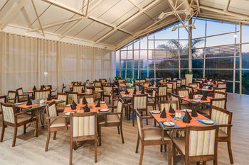 Protea Hotel by Marriott Karridene Beach 3*