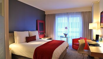 Radisson Blu Gautrain Hotel 4*