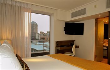 Radisson Blu Gautrain Hotel 4*