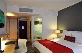 Radisson Blu Gautrain Hotel 4*