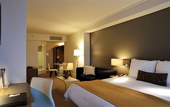 Radisson Blu Gautrain Hotel 4*