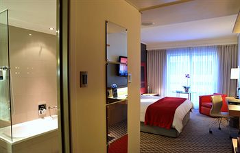 Radisson Blu Gautrain Hotel 4*