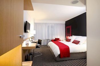 Radisson Blu Gautrain Hotel 4*