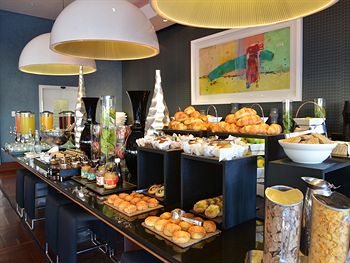 Radisson Blu Gautrain Hotel 4*