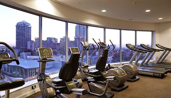 Radisson Blu Gautrain Hotel 4*