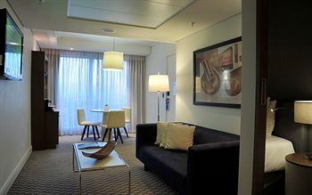 Radisson Blu Gautrain Hotel 4*