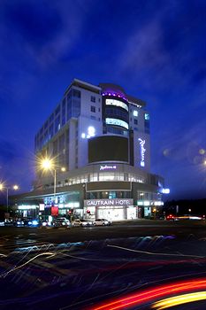 Radisson Blu Gautrain Hotel 4*