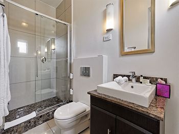 Ascot Boutique Hotel 4*
