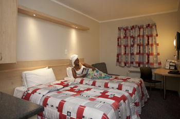 Road Lodge Carnival City 1*
