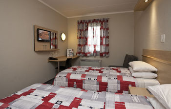 Road Lodge Carnival City 1*