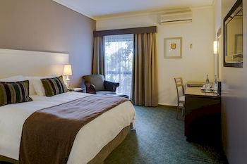 Protea Hotel by Marriott Midrand 4*
