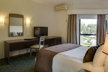 Protea Hotel by Marriott Midrand 4*