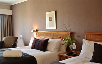 Protea Hotel by Marriott Midrand 4*