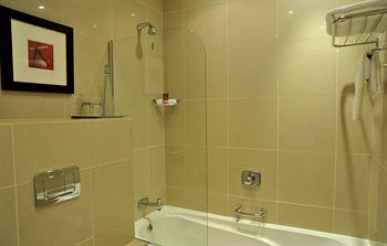 Protea Hotel by Marriott Midrand 4*