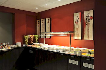 Protea Hotel by Marriott Pretoria Hatfield 3*