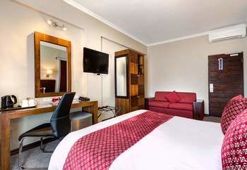 Protea Hotel by Marriott Pretoria Hatfield 3*