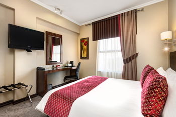Protea Hotel by Marriott Pretoria Hatfield 3*