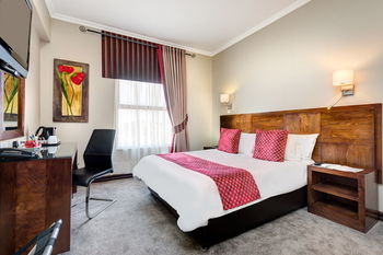 Protea Hotel by Marriott Pretoria Hatfield 3*