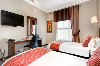 Protea Hotel by Marriott Pretoria Hatfield 3*