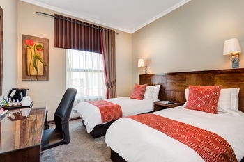 Protea Hotel by Marriott Pretoria Hatfield 3*