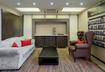 Protea Hotel by Marriott Pretoria Hatfield 3*
