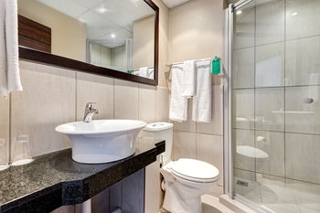 Protea Hotel by Marriott Pretoria Hatfield 3*