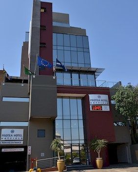Protea Hotel by Marriott Pretoria Hatfield 3*