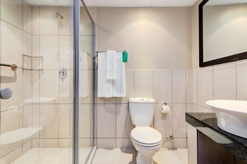 Protea Hotel by Marriott Pretoria Hatfield 3*