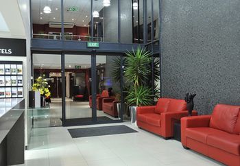Protea Hotel by Marriott Pretoria Hatfield 3*