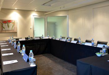 Protea Hotel by Marriott Pretoria Hatfield 3*
