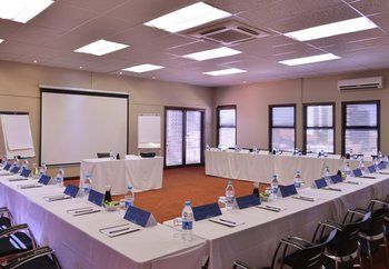 Protea Hotel by Marriott Pretoria Hatfield 3*
