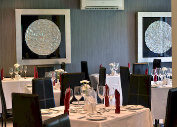 Protea Hotel by Marriott Pretoria Hatfield 3*