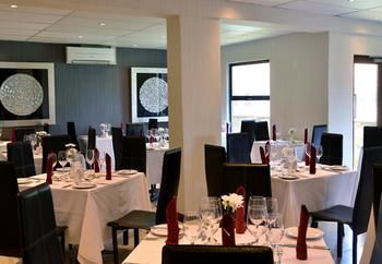 Protea Hotel by Marriott Pretoria Hatfield 3*