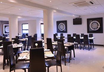 Protea Hotel by Marriott Pretoria Hatfield 3*