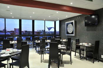 Protea Hotel by Marriott Pretoria Hatfield 3*