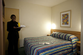 Road Lodge Isando 1*