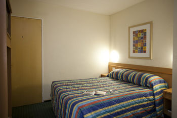 Road Lodge Isando 1*