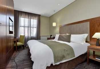 Protea Hotel by Marriott Clarens 4*