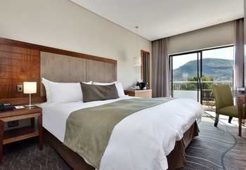 Protea Hotel by Marriott Clarens 4*