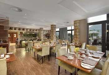 Protea Hotel by Marriott Clarens 4*