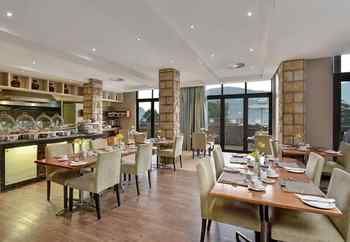 Protea Hotel by Marriott Clarens 4*