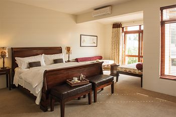 Casterbridge Hollow Boutique Hotel 3*