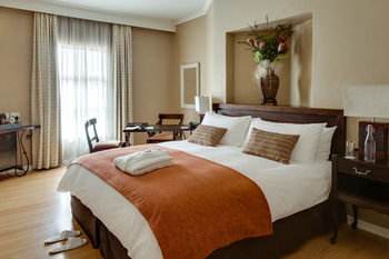 Protea Hotel by Marriott Nelspruit 4*