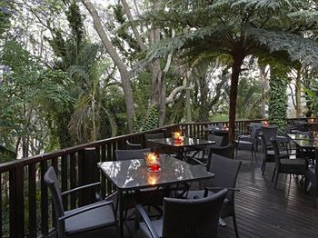 Shangri-La Country Hotel 4*