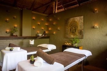Shangri-La Country Hotel 4*