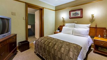 Hotel Numbi and Garden Suites 3*