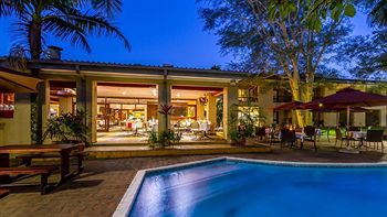Hotel Numbi and Garden Suites 3*