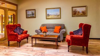 Hotel Numbi and Garden Suites 3*